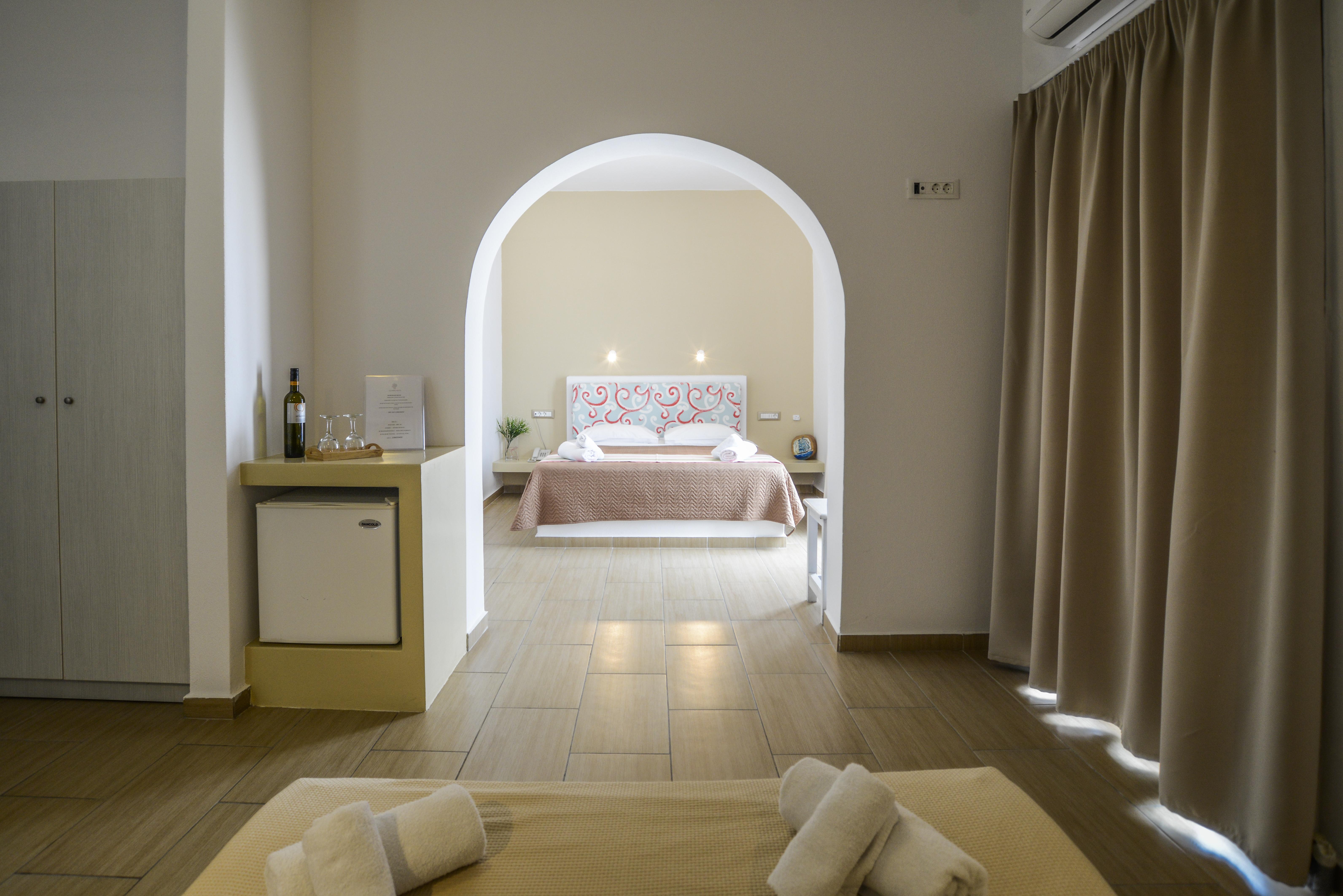 Omiros Hotel メッサリア エクステリア 写真