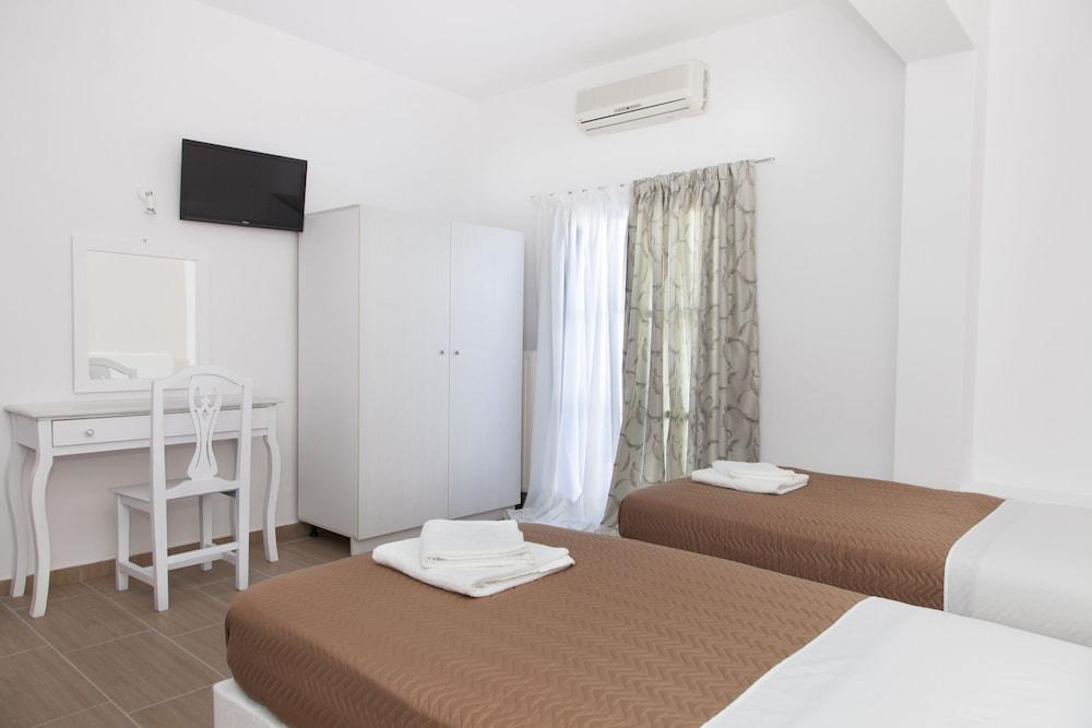 Omiros Hotel メッサリア エクステリア 写真